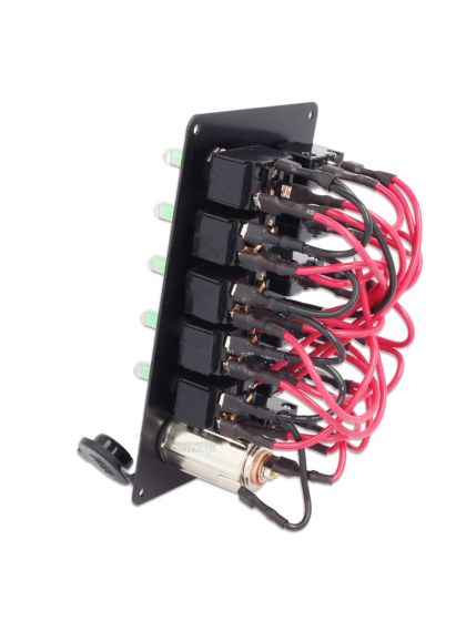 Pannello elettrico 5 interruttori e presa mm 192x102 IP64