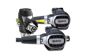 Mares Ultra ADJ 82x Erogatore Sub Din 300 Con Octopus 